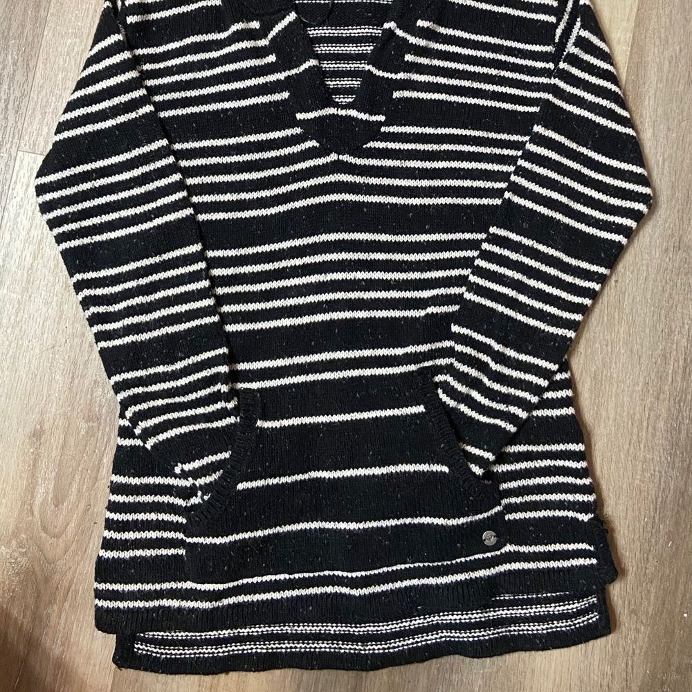 GIFTED ON TREND Roxy Poncho - Picture 7 of 13